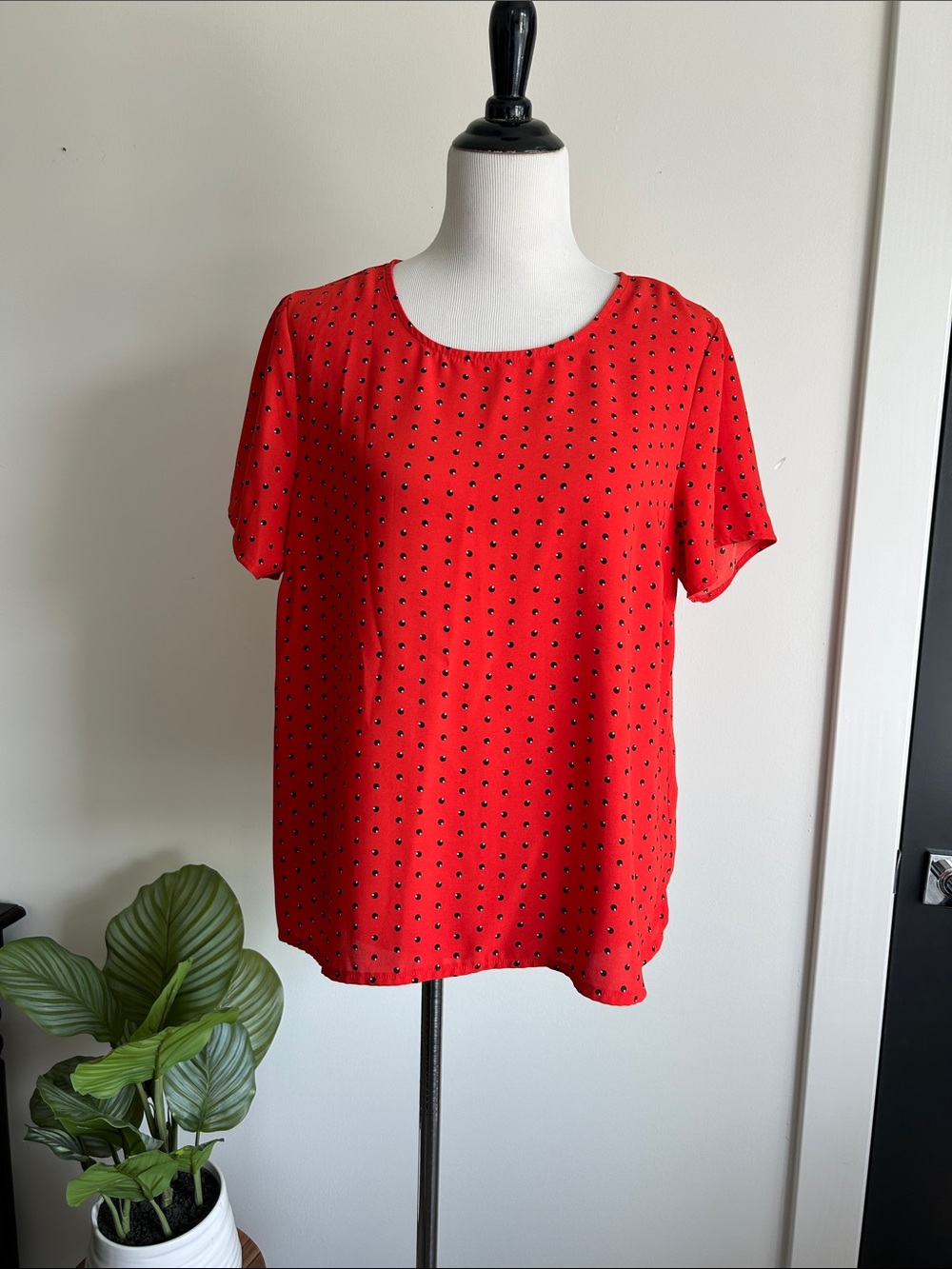 ❤️🖤Cynthia Rowley L orange Red Short-Sleeve black Polka Dot blouse